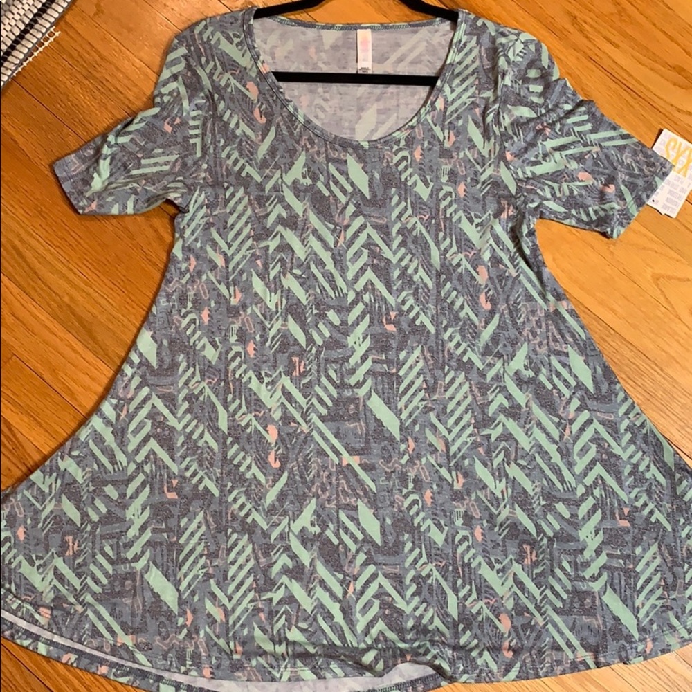 LuLaRoe perfect tee
